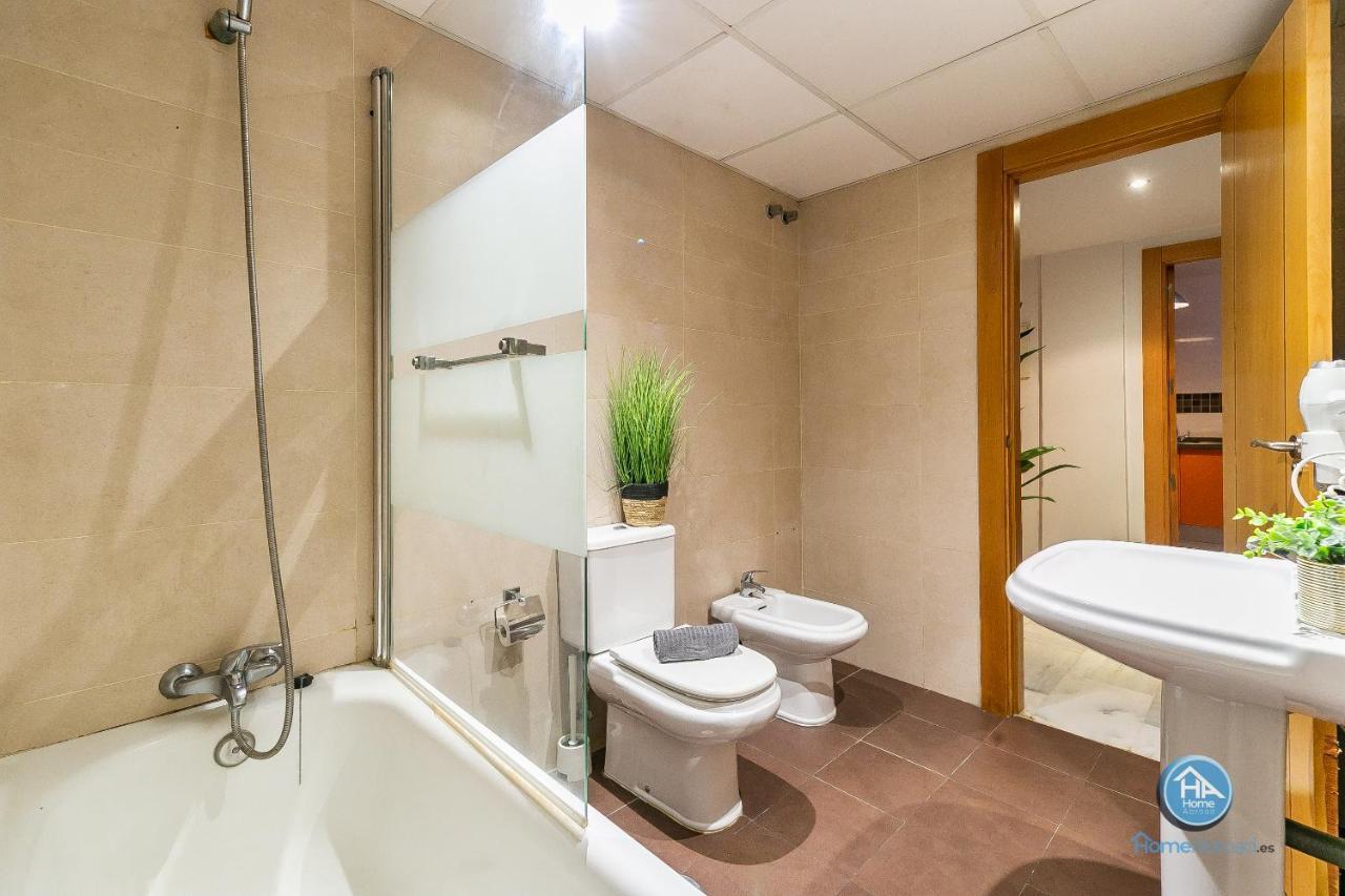Malaga Boutique Stay - Carlos Haya Area With Parking Málaga Exterior foto